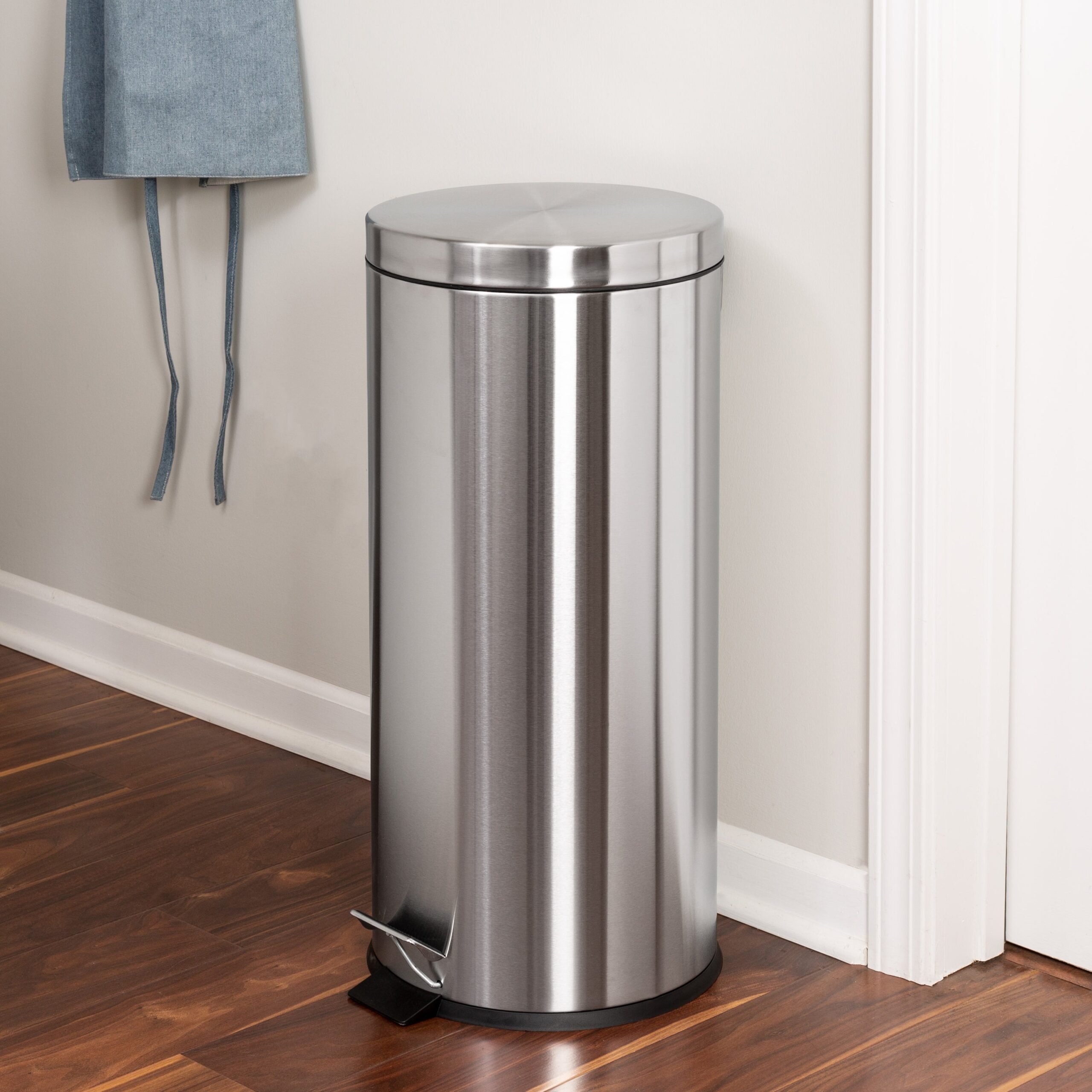 silver 30l stainless steel round step trash can silver 30l stainless steel round step trash can